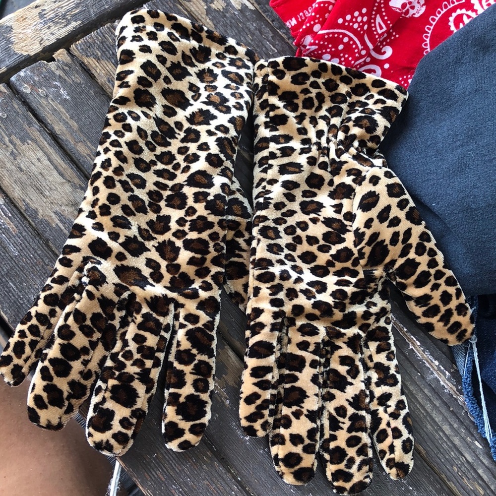 Croft and Barrow Leopard print gloves: fleece